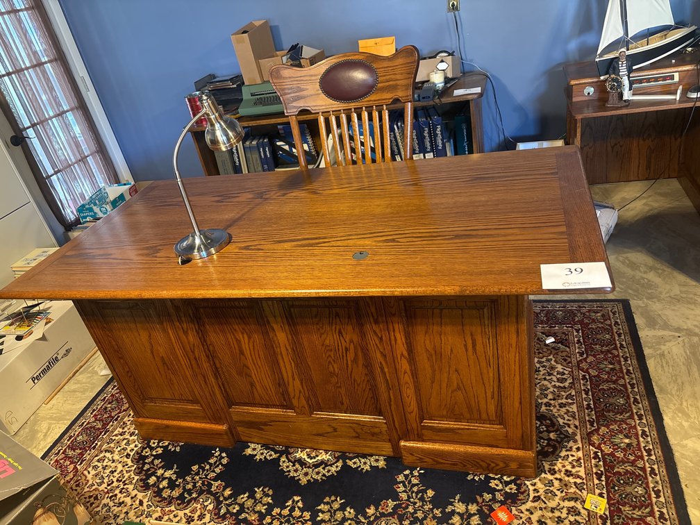 Large Wooden Desk w Chair 