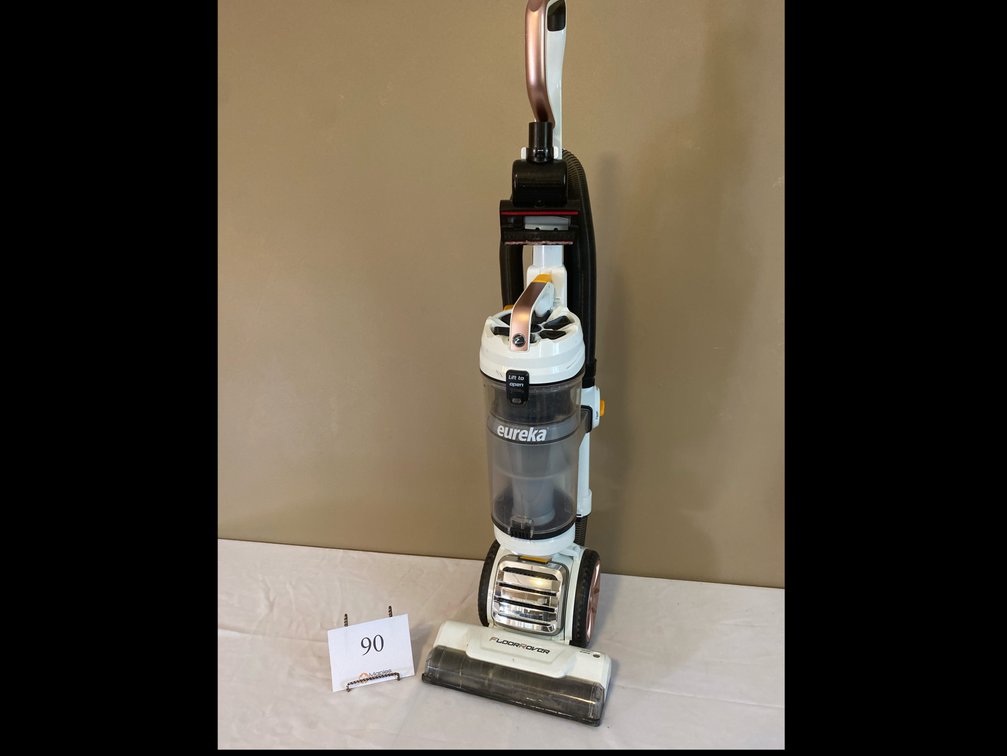 EUREKA FLOOR ROVER VACUUM 