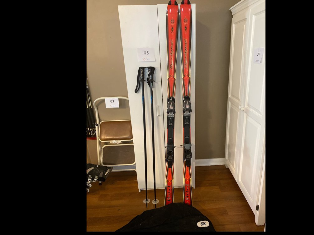 ROSSIGNOL REBEL FREERIDE SKIS WITH BINDINGS, POLES, CARRYING BAG 