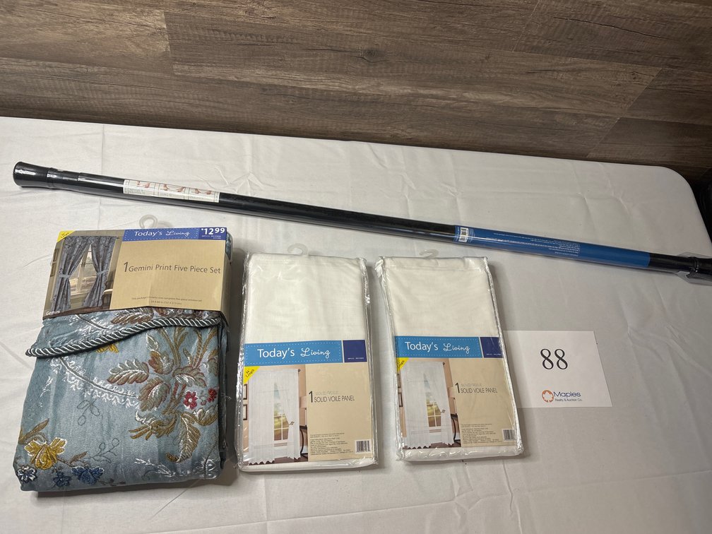 Curtain Rod & Curtains 