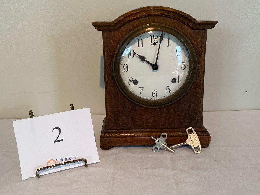 WOODEN MANTLE CLOCK WITH TWO KEYS 