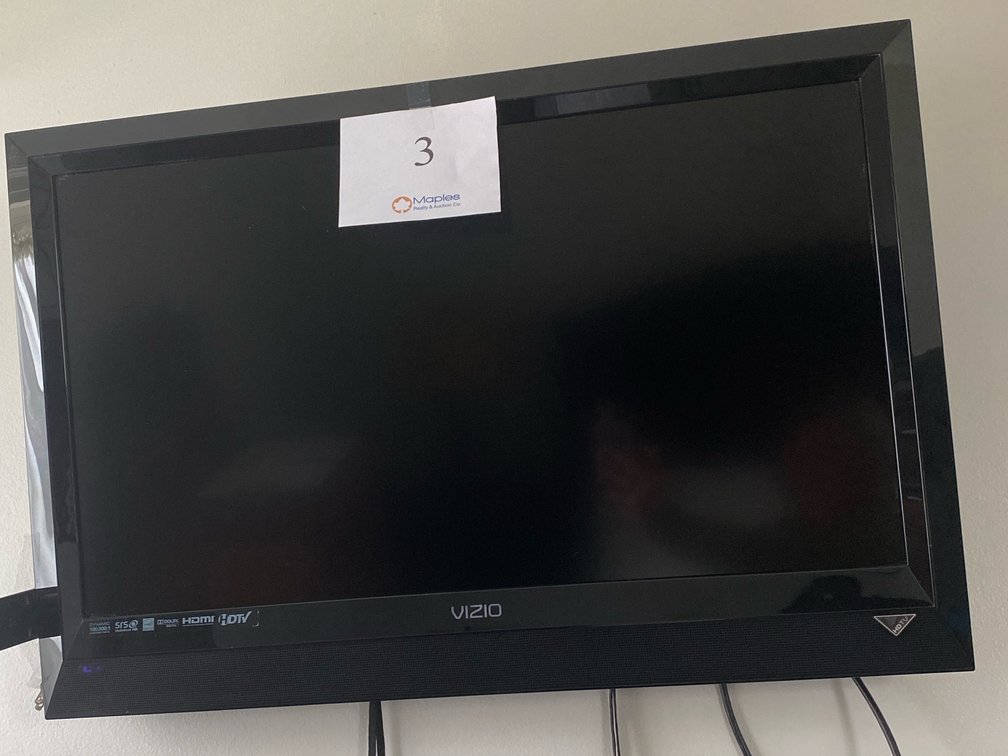 32in VIZIO TV WITH REMOTE