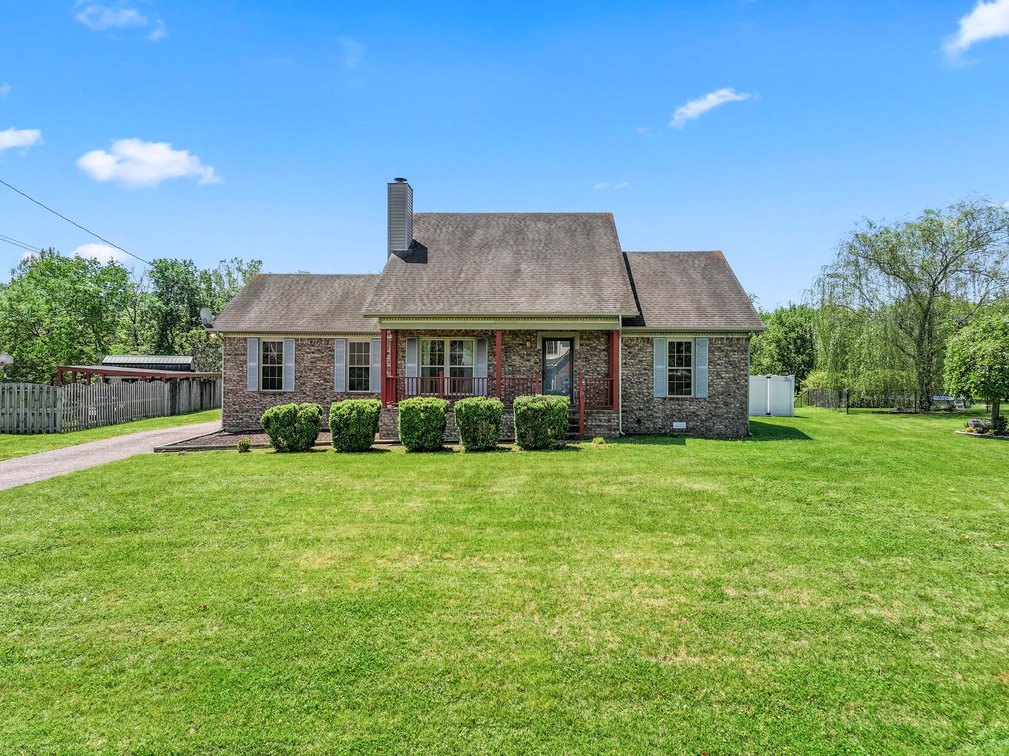 382 Clarkston Dr