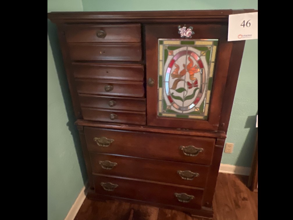 Dresser
