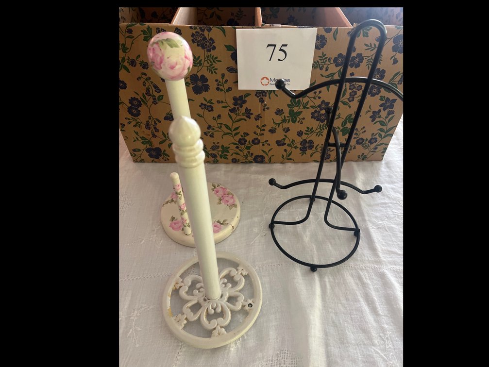 Paper towel holder