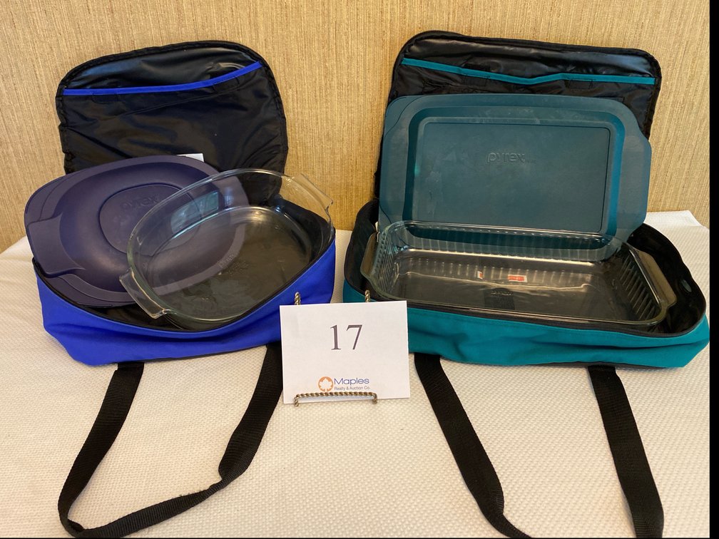 2 PYREX BAKING DISHES WITH LIDS AND CARRYING BAGS