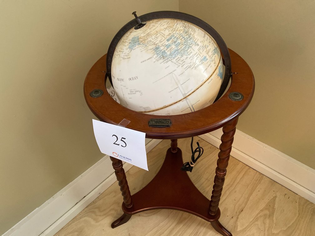 THOMAS PACCONI CLASSICS GLOBE WITH LIGHT 