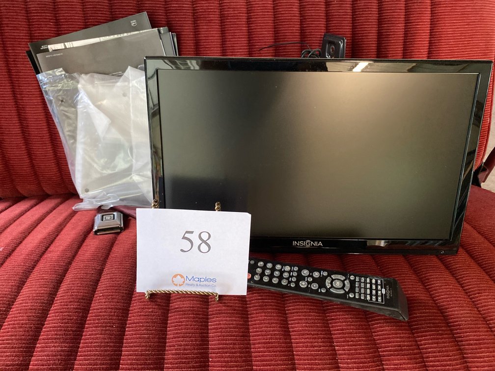 INSIGNIA 18.5” TV 
