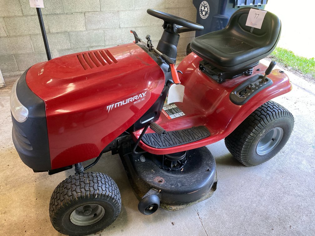 MURRAY RIDING LAWN MOWER