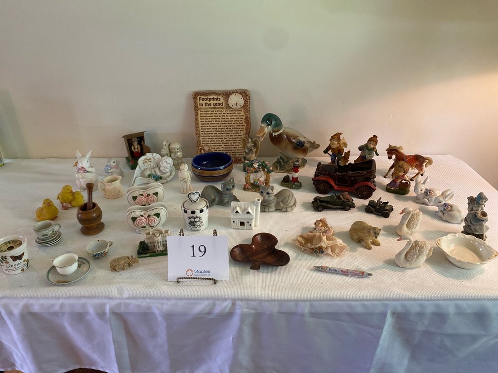 LARGE VARIETY OF HOME DECOR TRINKETS 