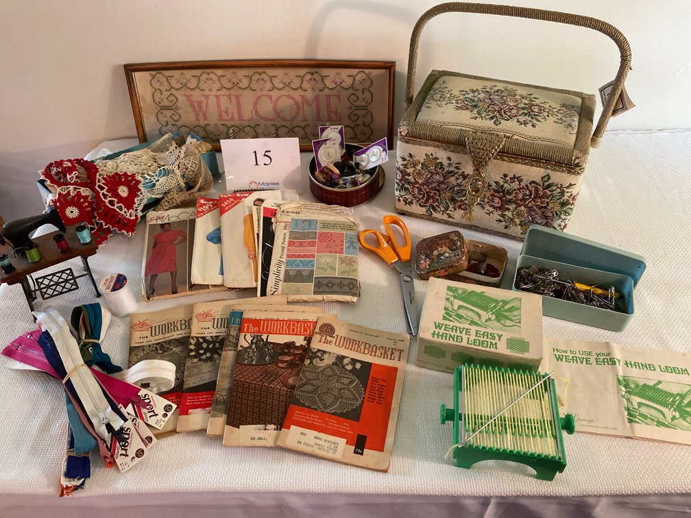 LARGE VINTAGE SEWING LOT 