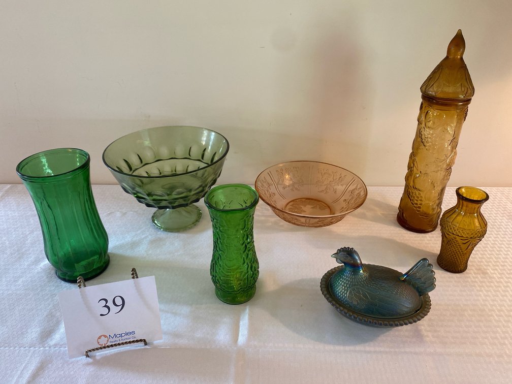 VARIETY OF COLORED GLASS BOWLS AND VASES