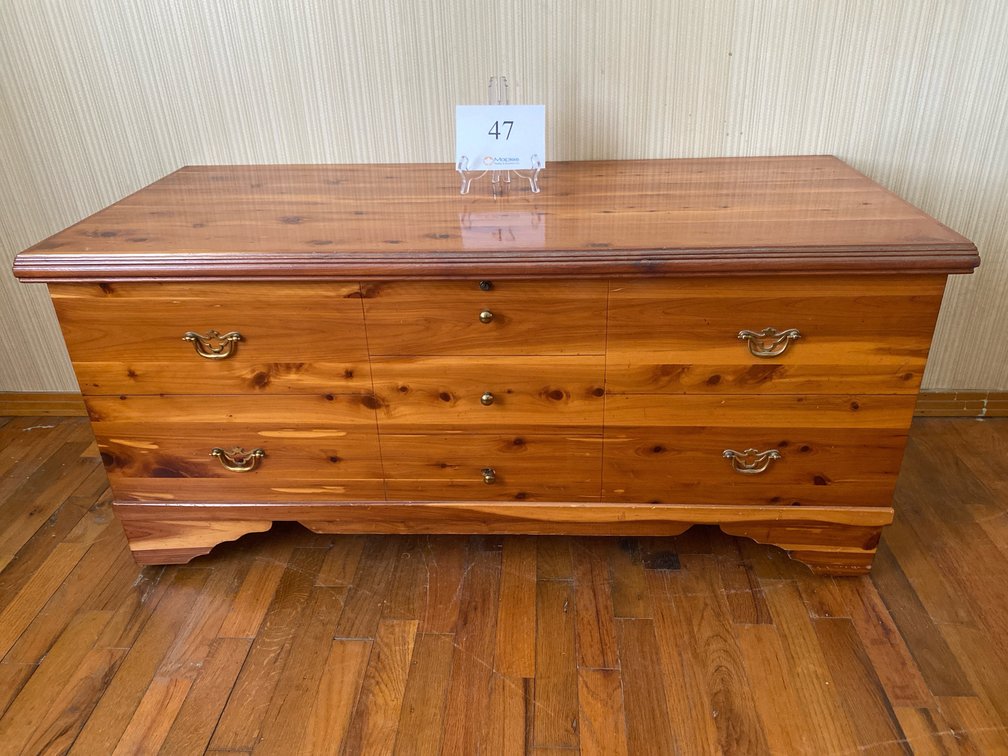 CEDAR HOPE CHEST 22”Hx47”Wx20.5D