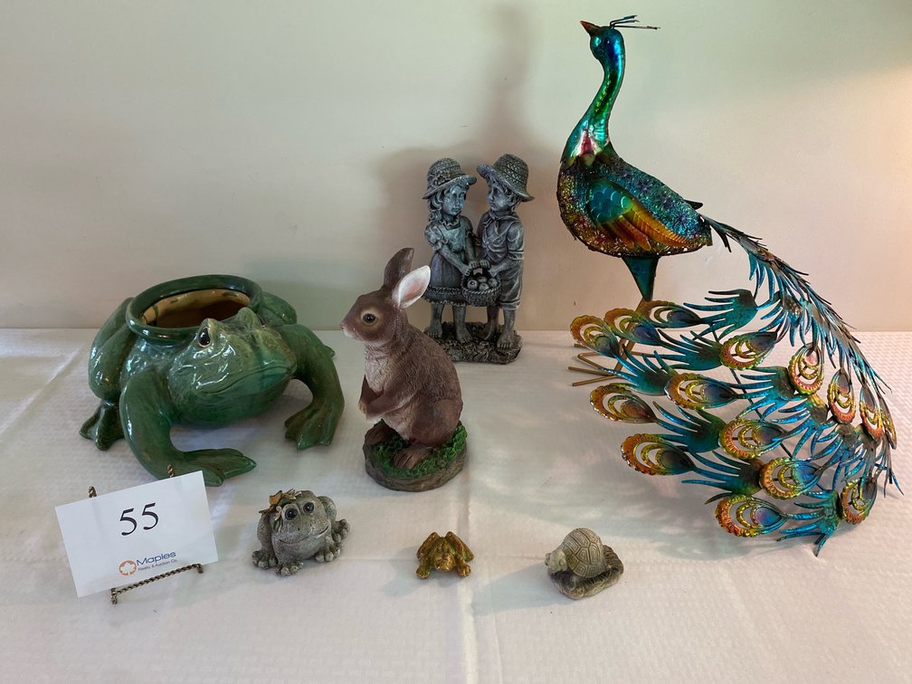 YARD/PATIO STATUES