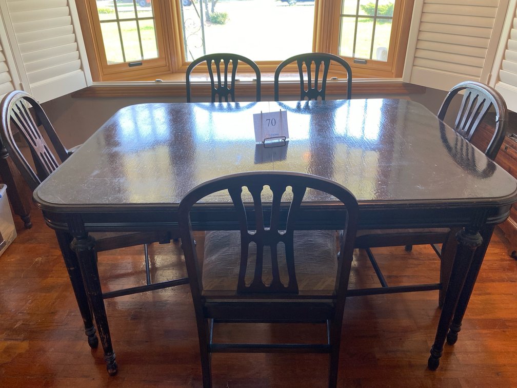 VINTAGE TABLE 60”x42” AND 5 CHAIRS 