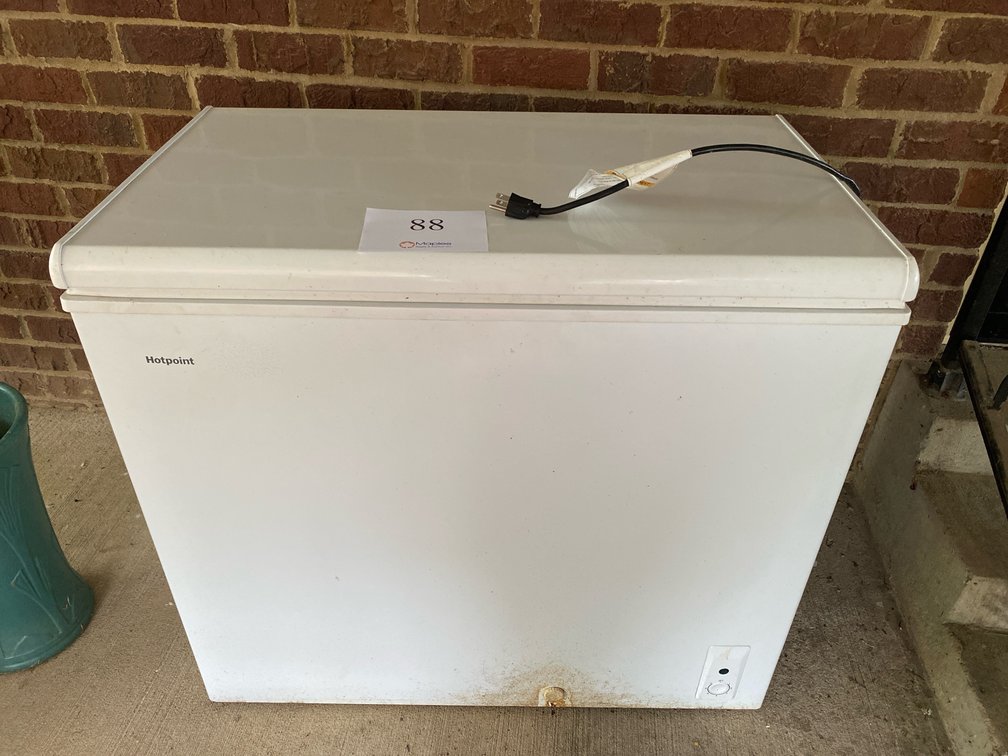 HOTPOINT 7.1 CU. FT. CHEST FREEZER MANUAL DEFROST 