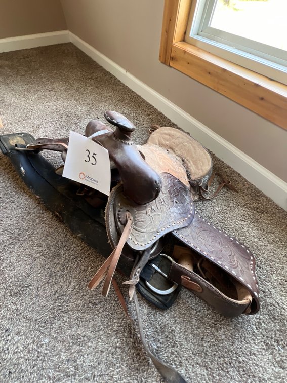 Saddle