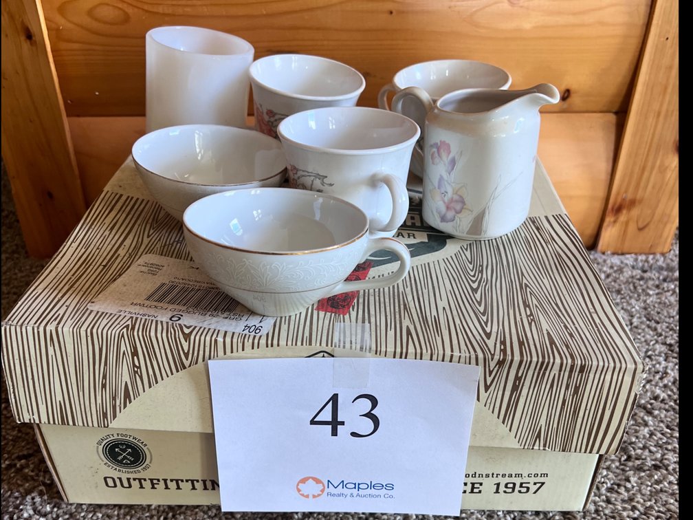 Cups/pitcher