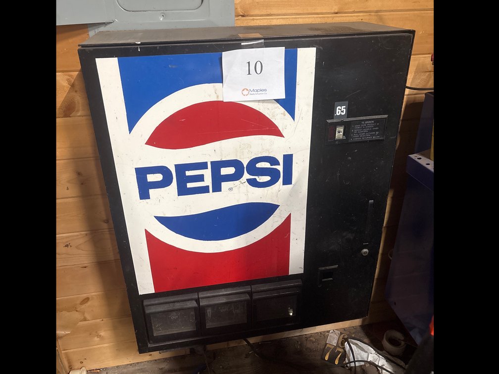 Vintage PEPSI Vending Machine 