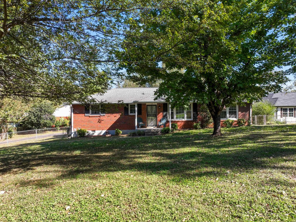 145 Woody Thomas Dr.