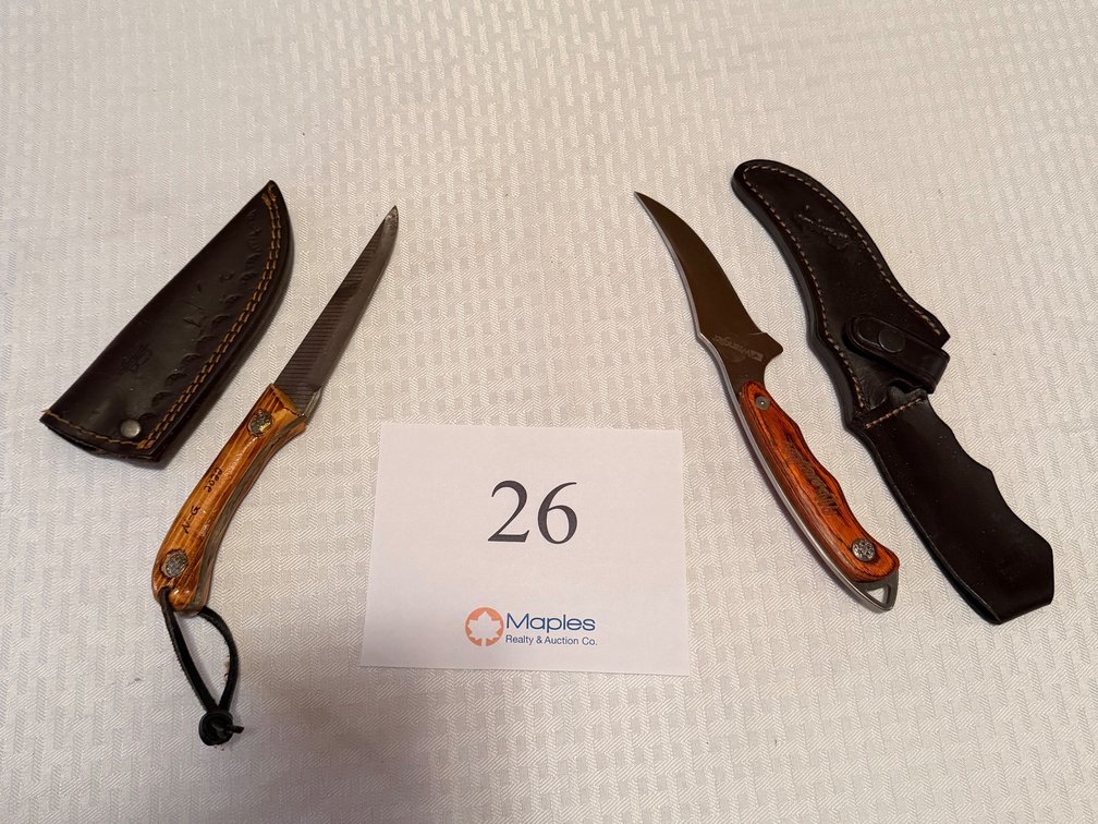 (2) Knives and Sheath’s