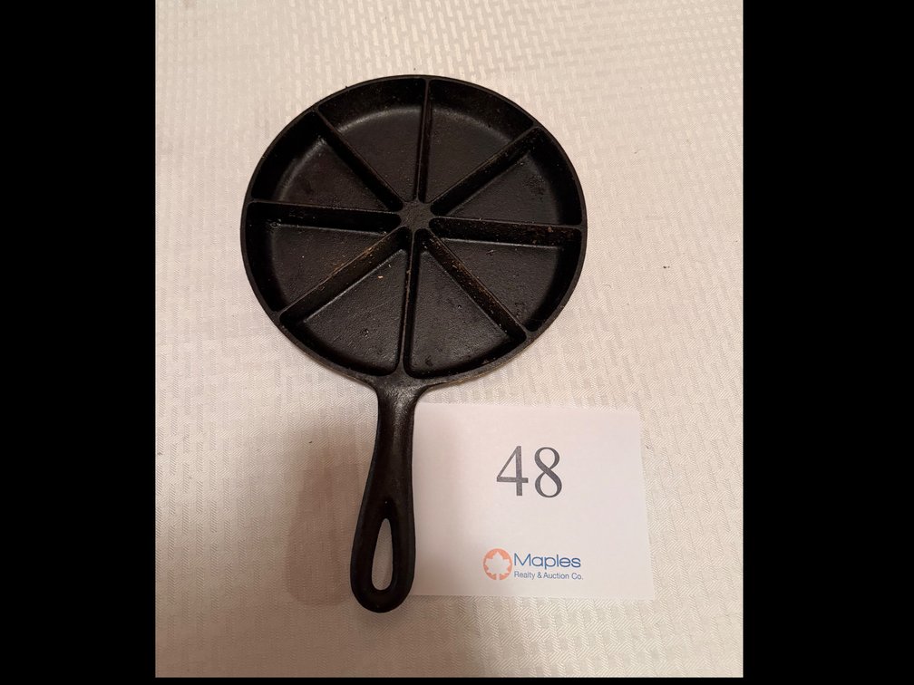 Cast Iron / cornbread skillet