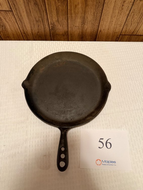 “Wagner” Cast Iron Skillet