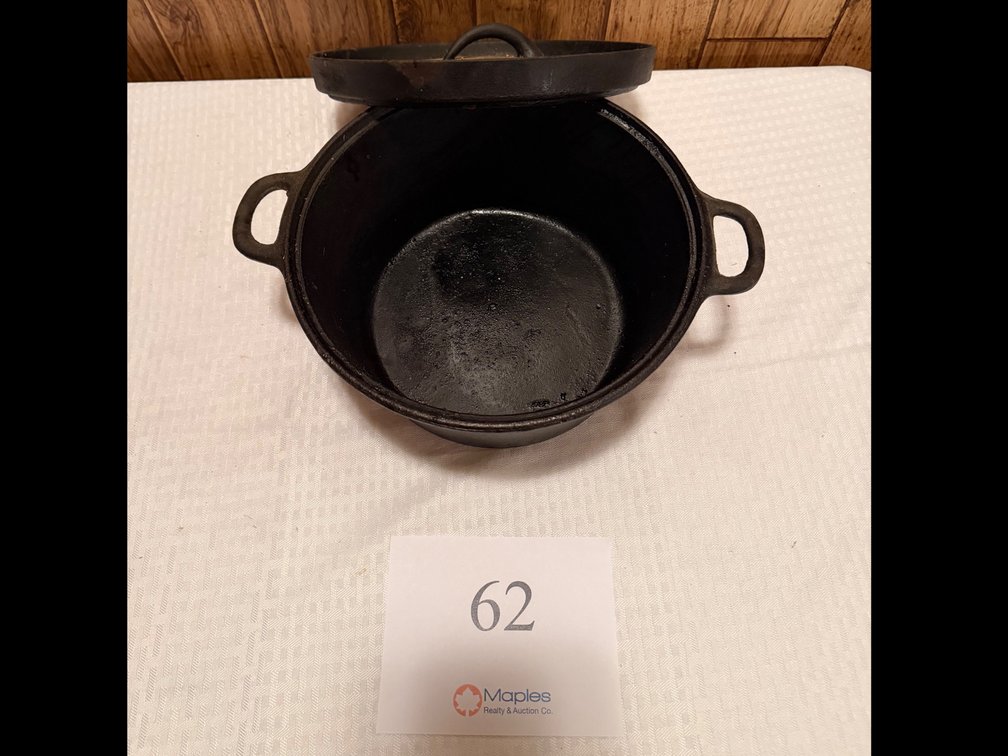 Cast Iron Dutch Oven