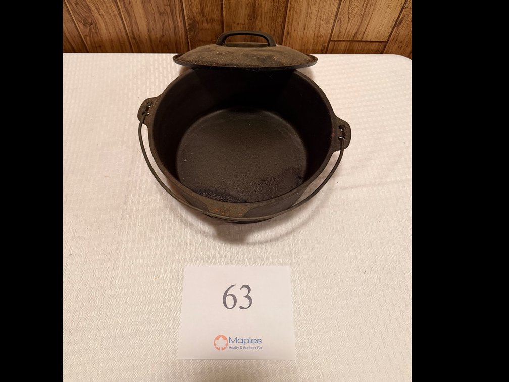 Cast Iron Dutch Oven