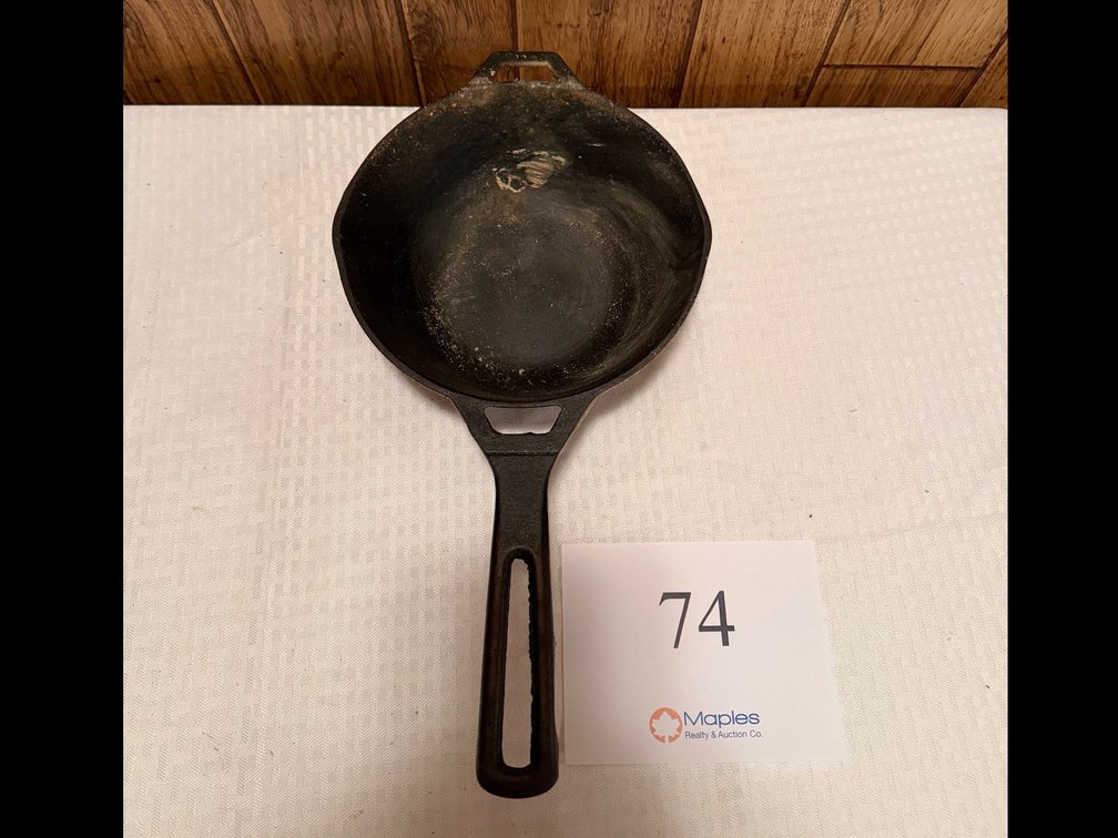 “Hearthstone” Cast Iron Skillet