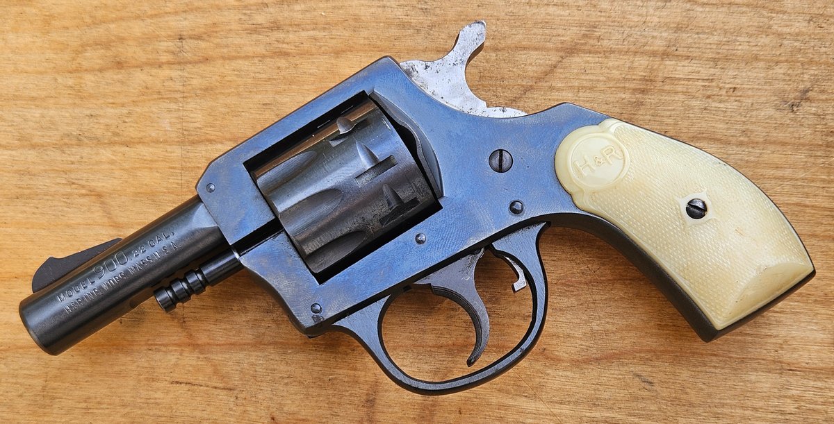 H&R 900 9 Shot 22LR Revolver