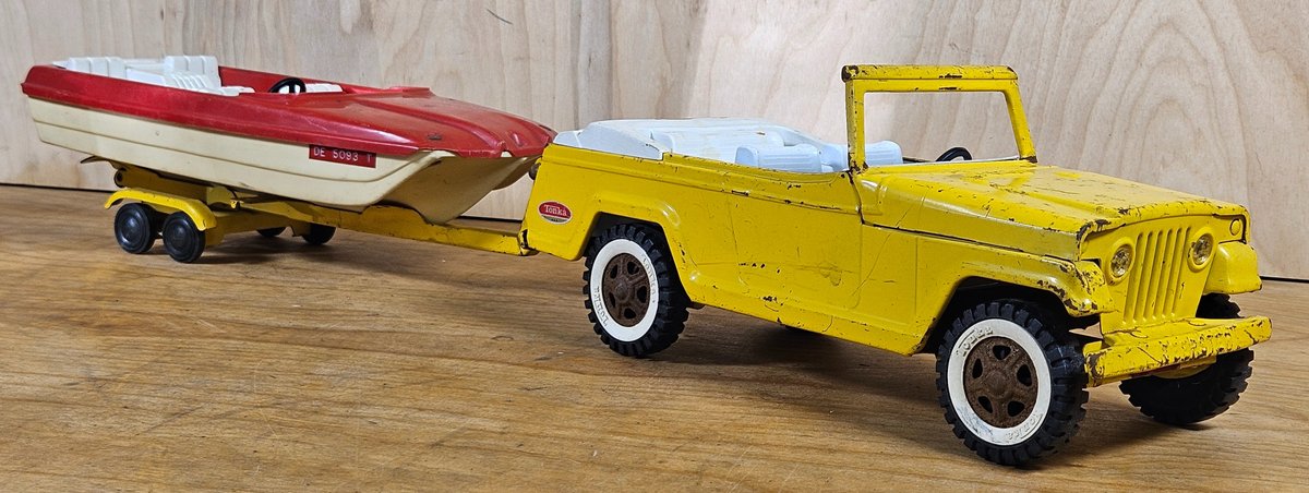 Tonka Jeepster Commando w/ Boat