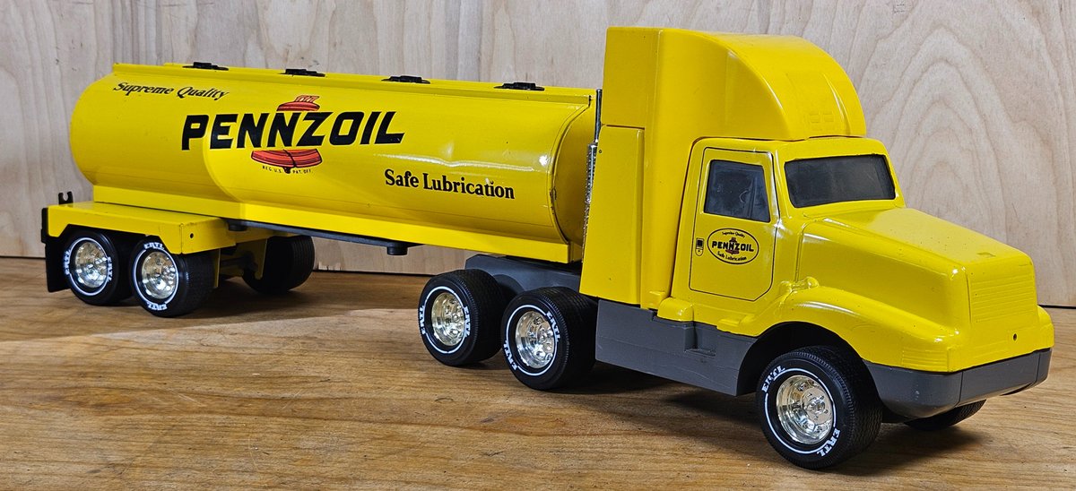 Ertl Pennzoil Tanker Truck