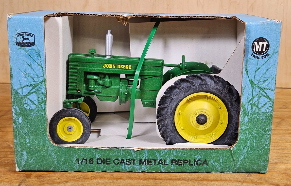John Deere MT 1/16th Spec Cast
