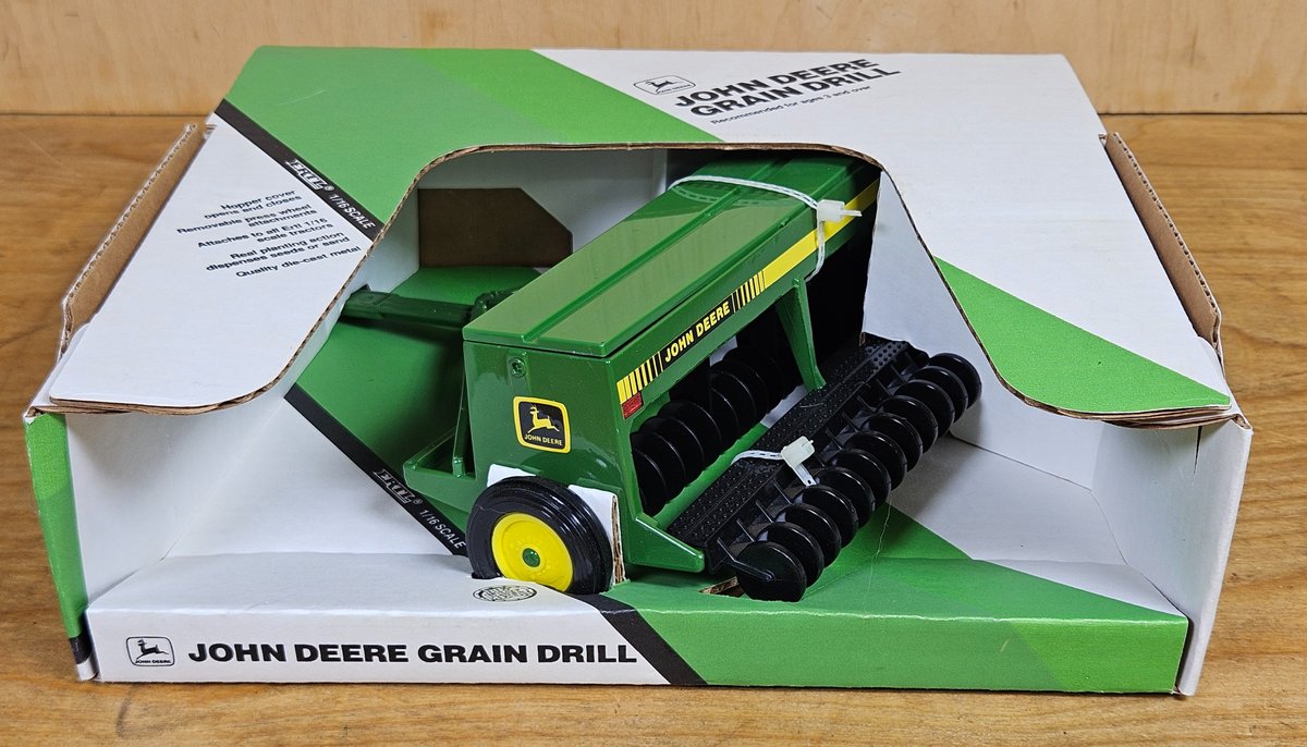 John Deere Grain Drill 1/16th Ertl
