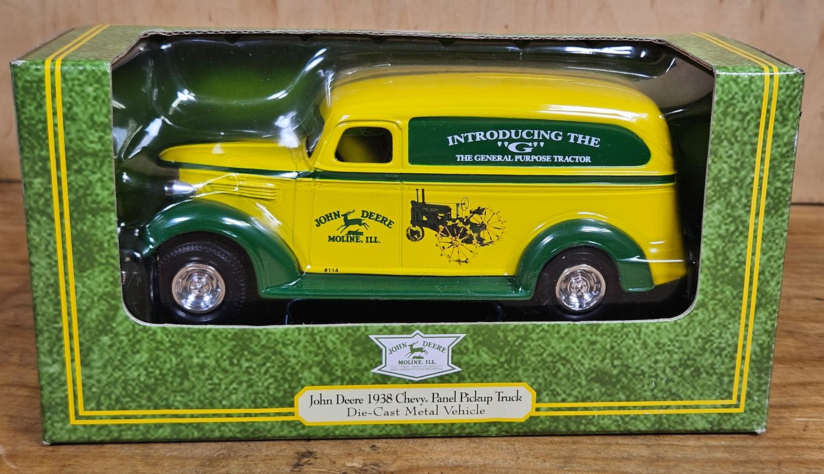 John Deere 1938 Chevy Panel Truck 1/25th Ertl Bank
