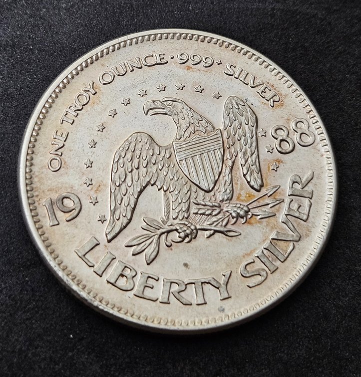 1988 1oz .999 Silver Coin