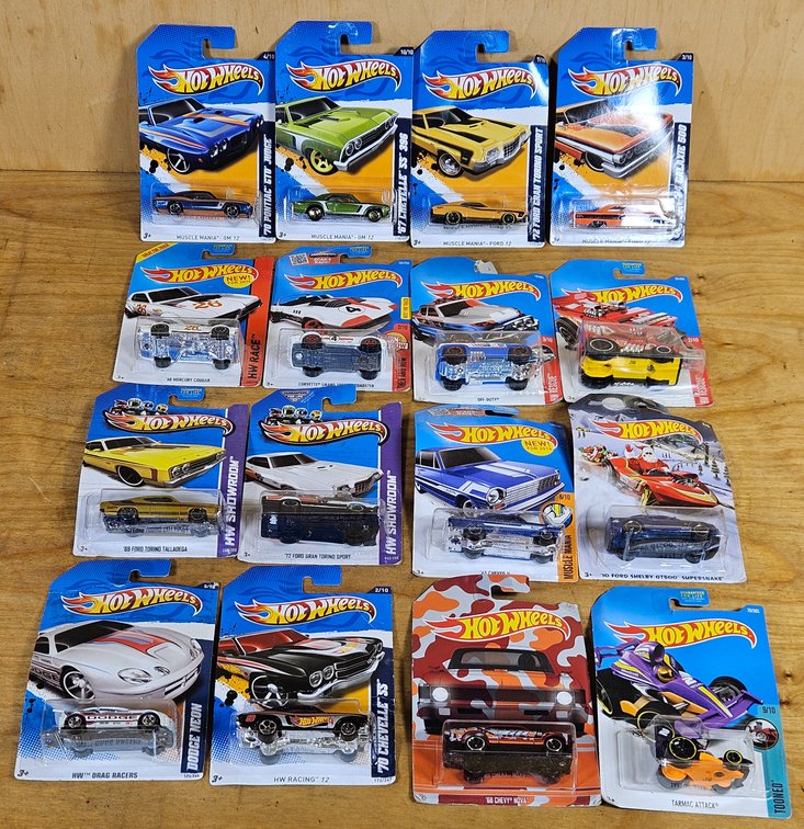 16 Hotwheels Cars Lot 2