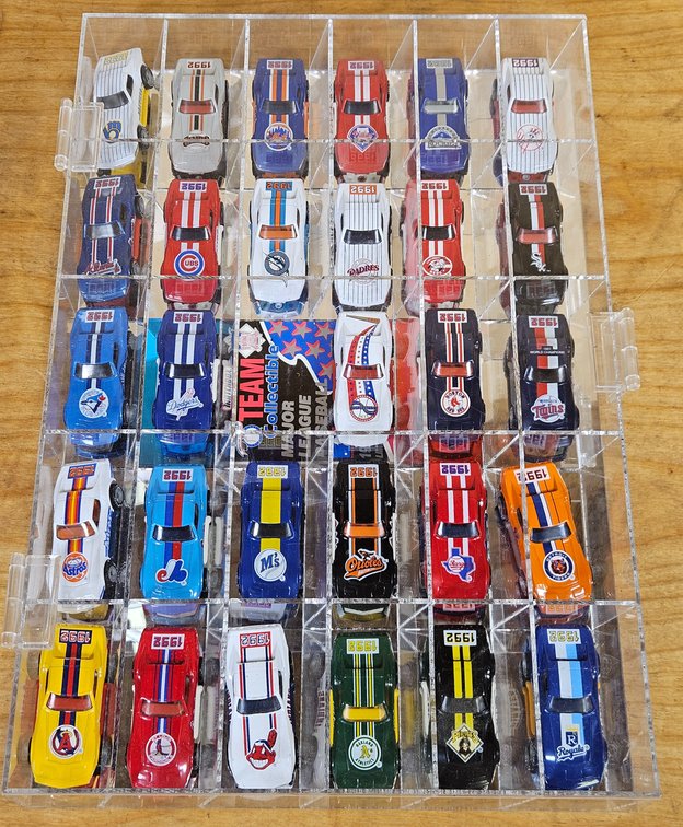 29 1992 Baseball Team Cars (Corvette)