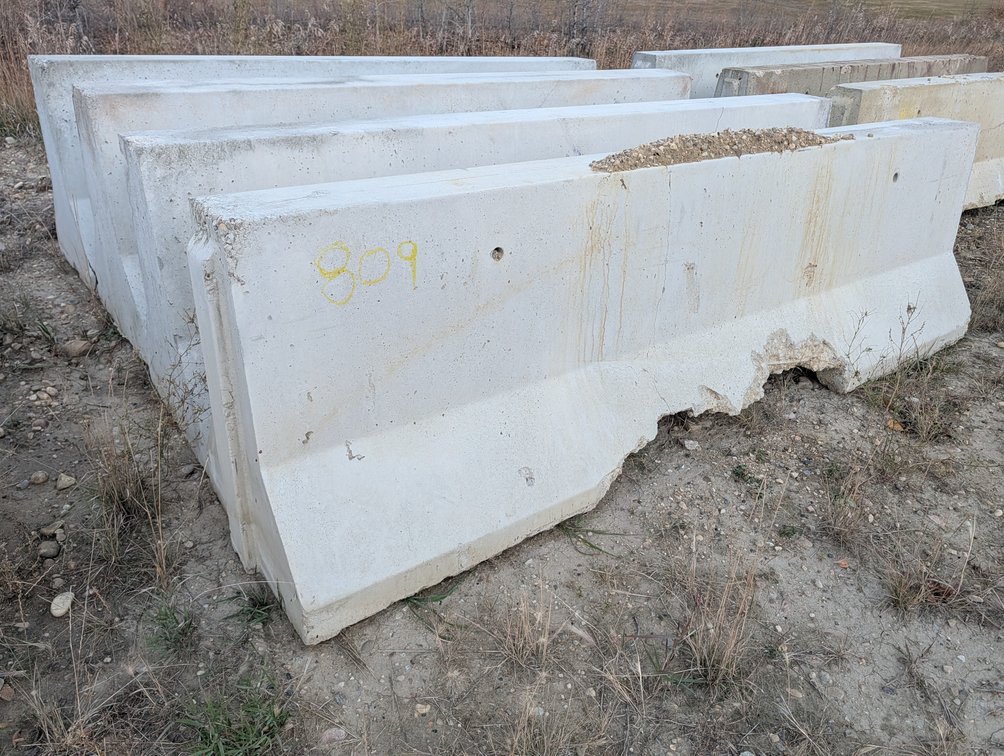 *OFFSITE* (4) Precast Concrete Jersey Barriers 10FT x 36" (Times the Money x 4)  - Located at D&M Concrete West Of Lacombe