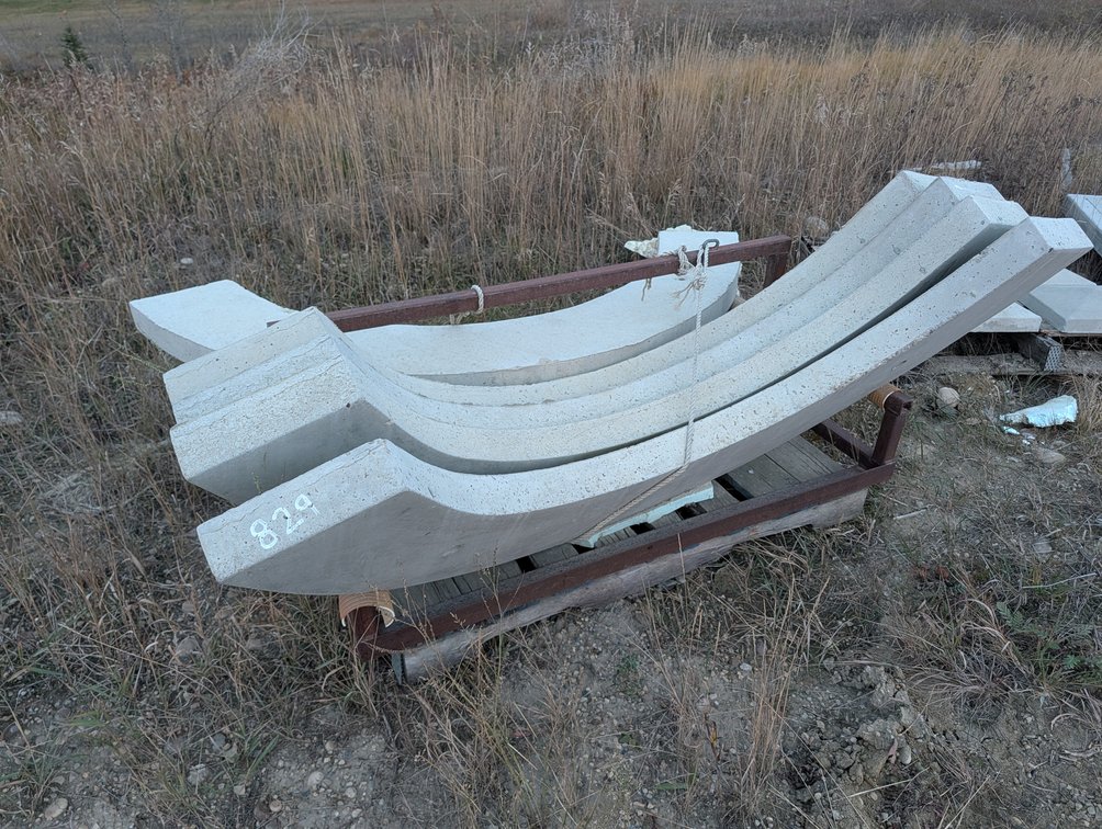 *OFFSITE* L/O Precast Concrete Round Picnic Table Seats 72" Dia. x 10" x 3"  - Located at D&M Concrete West Of Lacombe