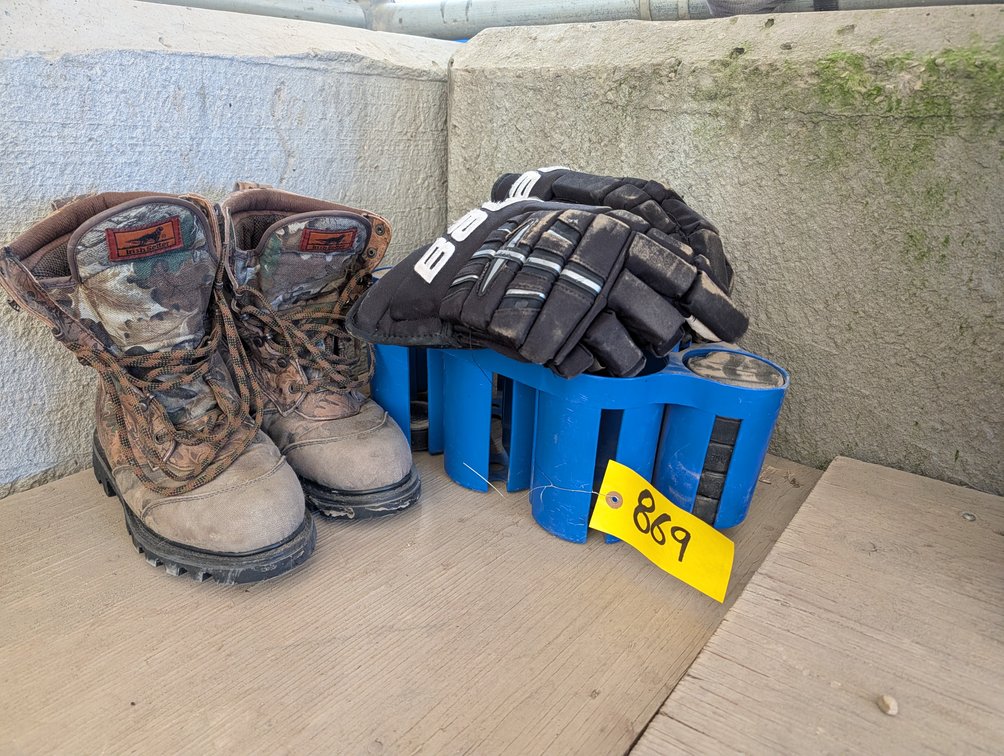 *OFFSITE* Irish Setter Insulated Boots SZ 8.5, Bauer Hockey Gloves, Water Bottle Holder, Pucks  - Located at D&M Concrete West Of Lacombe
