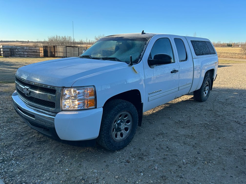 2010 Chevrolet Silverado LT 1500  4X4 P/U Truck, 5.3L V8 Eng., A/T, Ext. Cab, 272,523 KM Showing, VIN 1GCSKSE39AZ103447