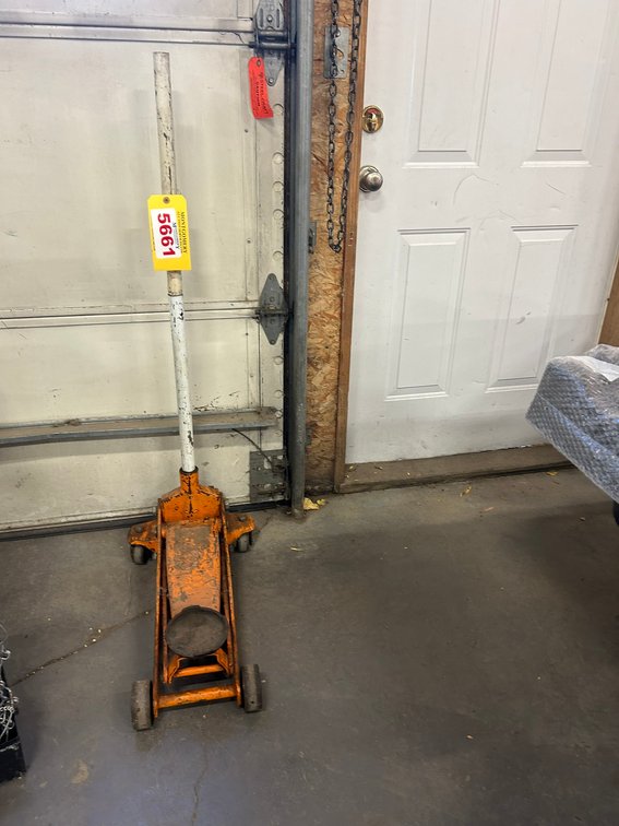 FLOOR JACK