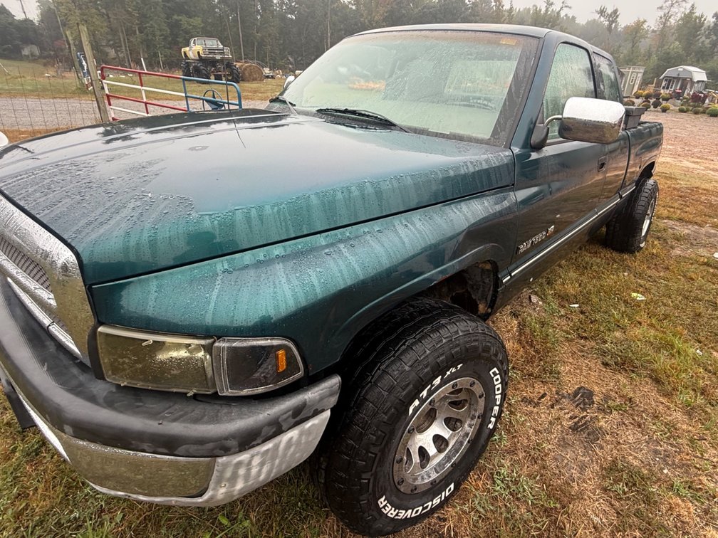 Dodge Ram 1500 V8 Magnum Laramie Extended Cab Pickup Truck