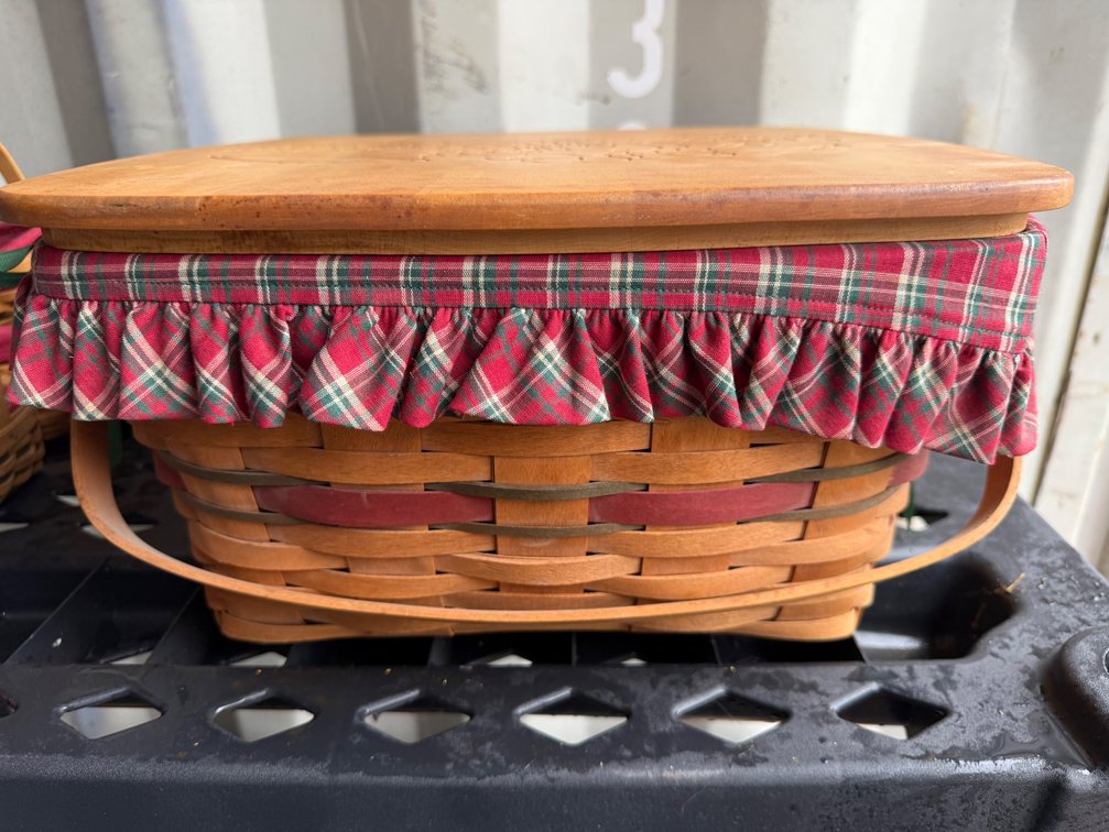 Longaberger 1993 Handwoven Basket with Carved Wood Lid