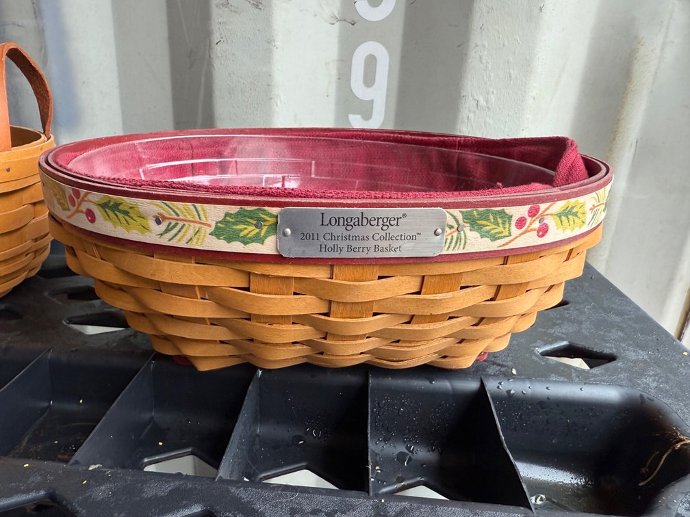 Longaberger 2011 Christmas Collection Holly Berry Basket