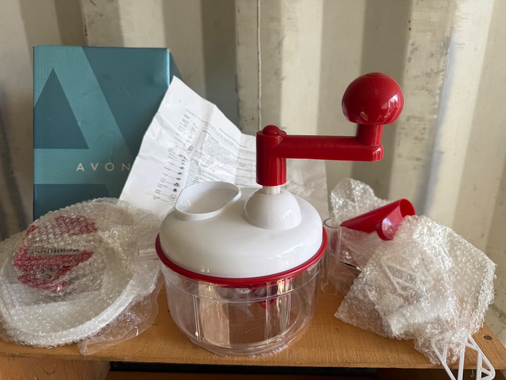 Avon Manual Food Processor and Chopper Set
