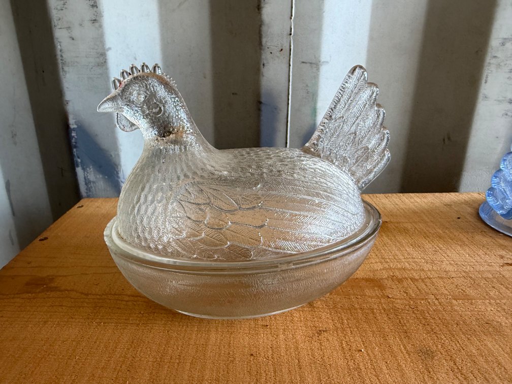 Hen on Nest Covered Dish