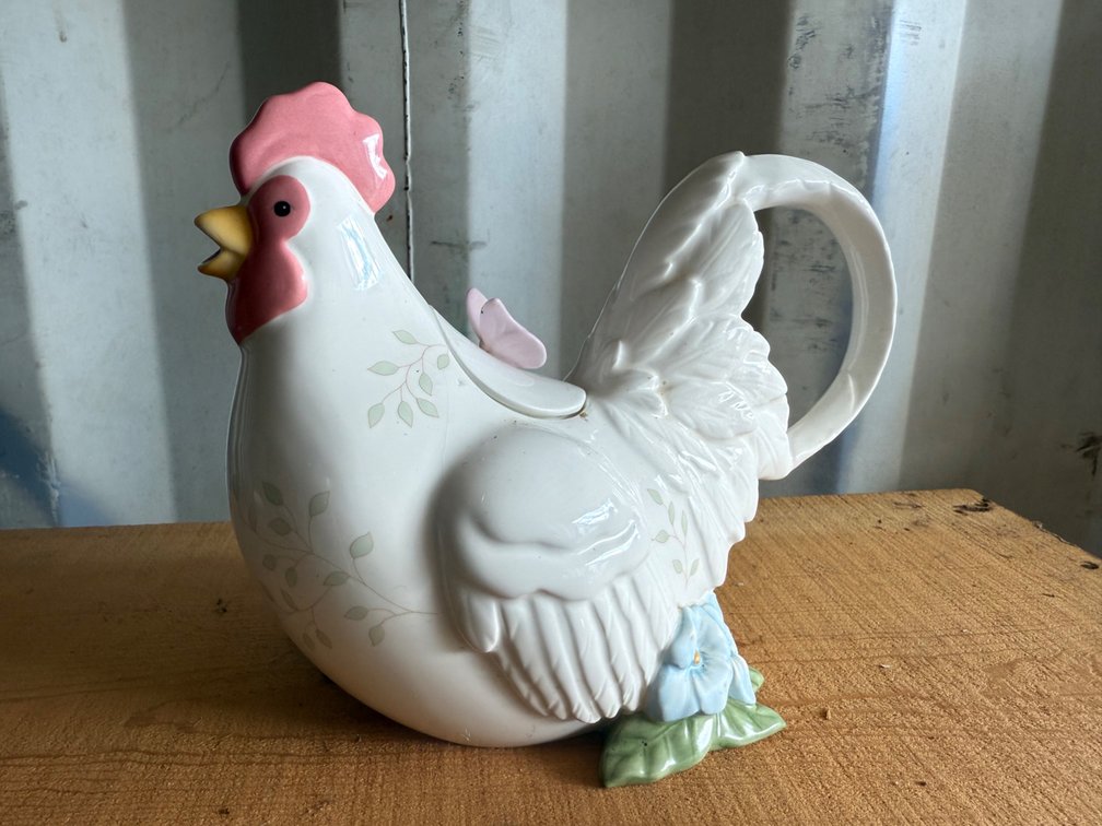 Rooster Teapot with Butterfly Lid